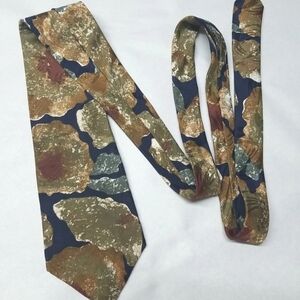 Mens Jesuis Tie 100% Silk 58", 3¾" Wide Rock Design, Arrowhead?